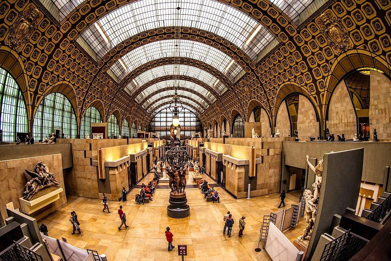 در سفر به پاریس با تور حتما سری به موزه اورسی بزنید.