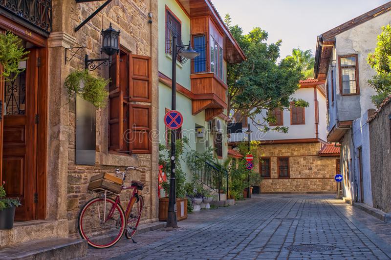 نمایی از Kaleiçi شهر قدیم آنتالیا - راهنمای سفر به آنتالیا ترکیه