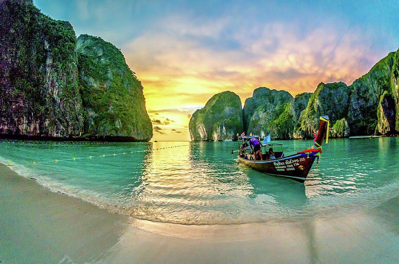 خلیج مایا از جاهای دیدنی تایلند عکس