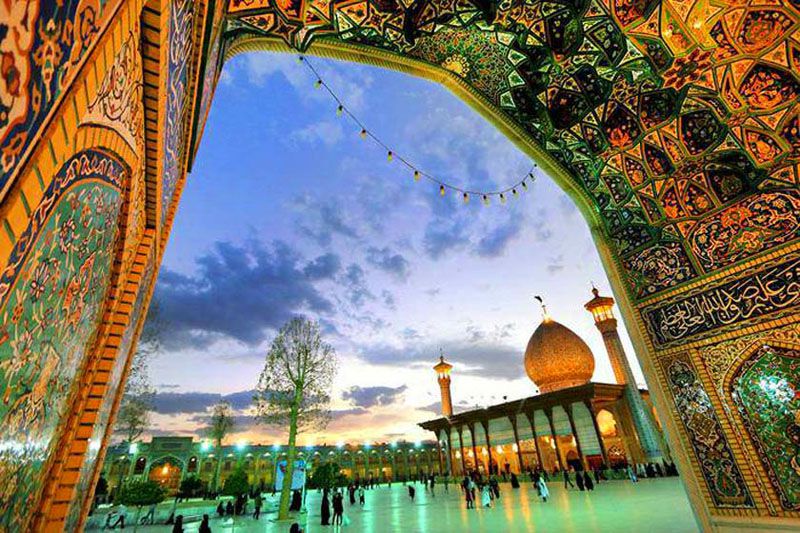شاهچراغ از جاهای دیدنی شیراز و اطراف آن