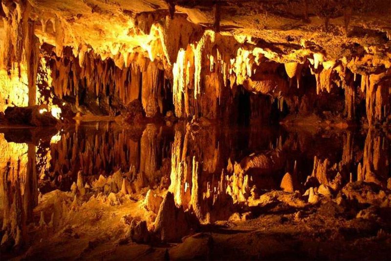 غار موزه کارئین هنگام سفر به آنتالیا در نوروز