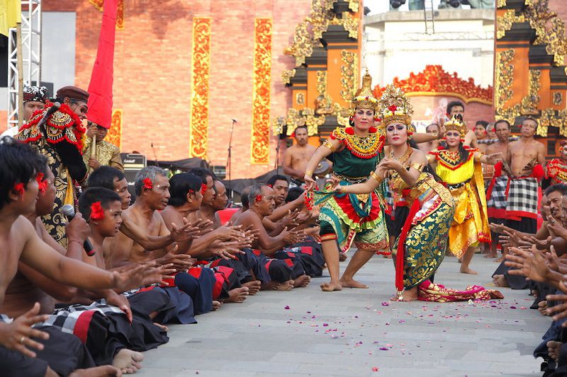 فستیوال نوسا دوئا هنگام سفر به بالی در تابستان