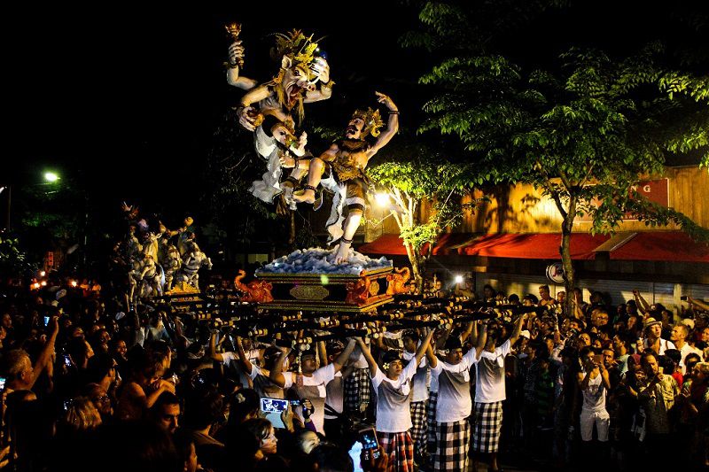 فستیوال نیپی هنگام سفر به بالي اندونزي