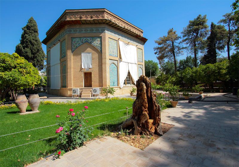 موزه پارس از دیدنیهای شیراز با تصویر