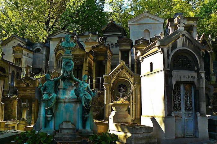 قبرستان پرلاشز از جاهای دیدنی پاریس