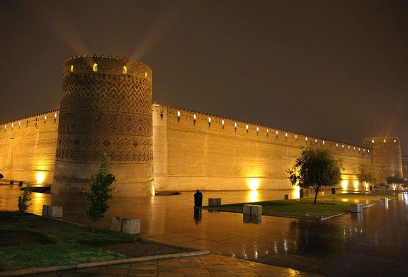 ارگ کریم خان یکی از جاهای دیدنی شیراز در شب
