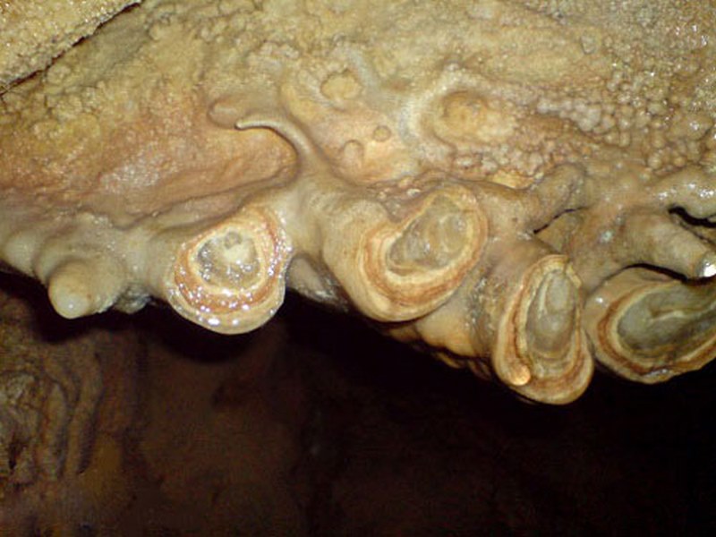 غار سراب همدان