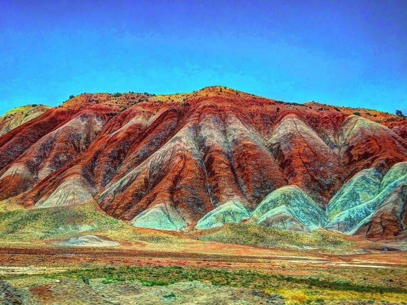 کوه های آلاداغ لار زنجان ، جلوه ویژه از رنگین کمان